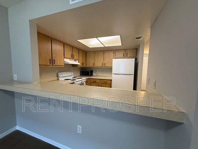 Building Photo - 1069 Ellen Ct
