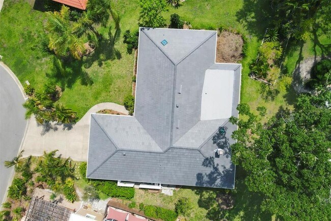 Building Photo - 3313 Pembrook Dr