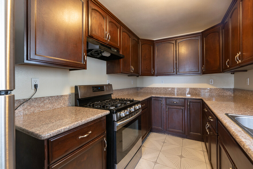 Kitchen - 1452 N Soto St