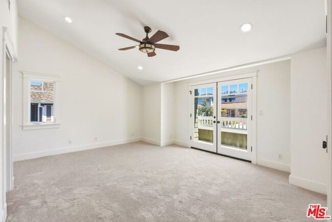Building Photo - 1633 Voorhees Ave