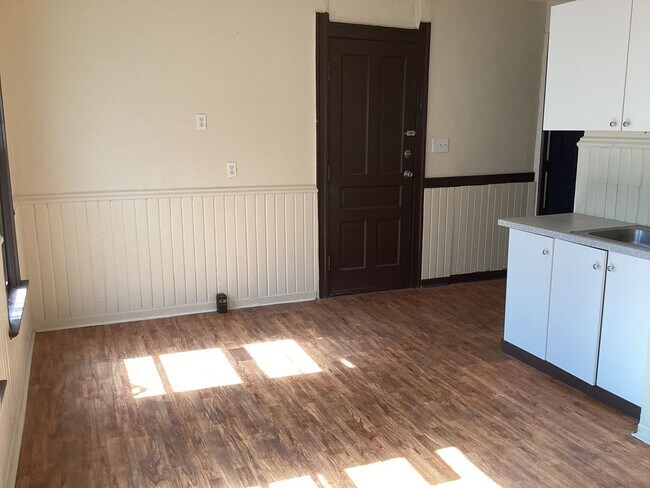 Building Photo - 1219-21 N 33rd St