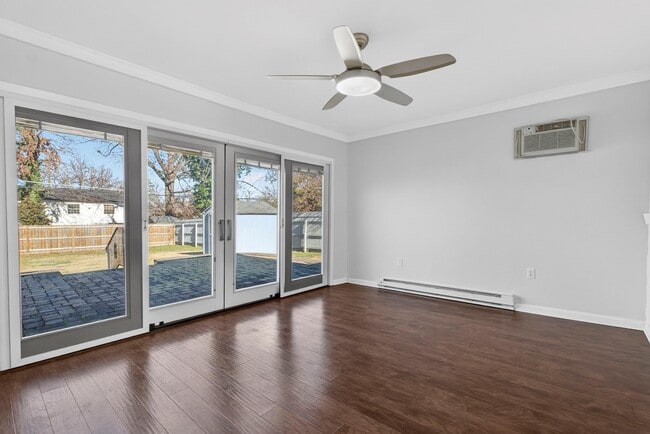 Building Photo - 8609 Rosalie Ave