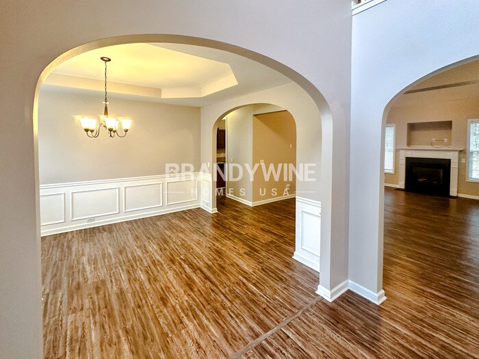 Building Photo - 527 Greyhawk Way