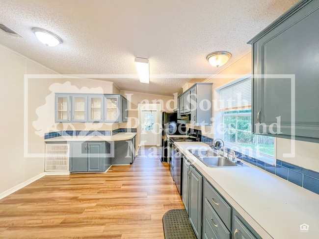 Building Photo - 5638 Cherry Tree Dr