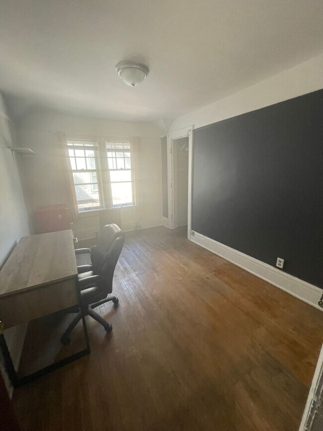 Building Photo - 725 Church St