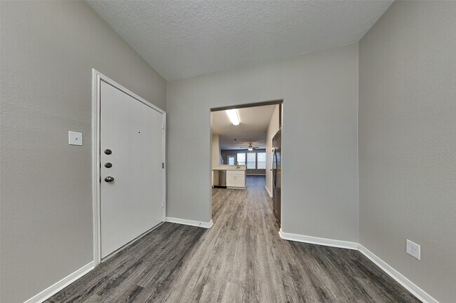 Building Photo - 12115 Carriage Oak Cir