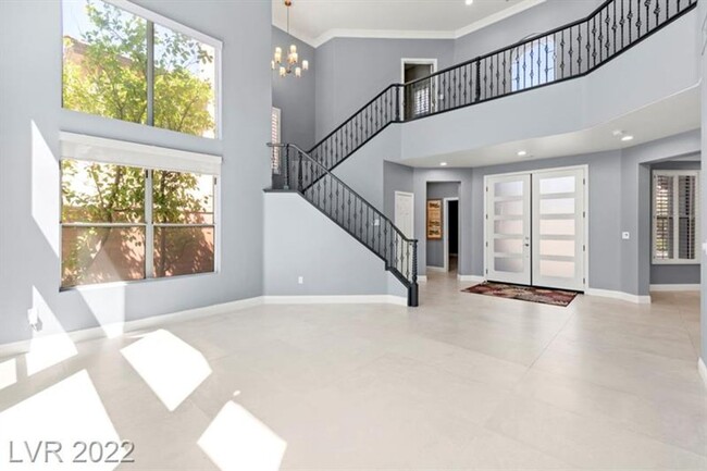 Building Photo - Recently remodeled 5 BEDROOMs/4 bathrooms,...