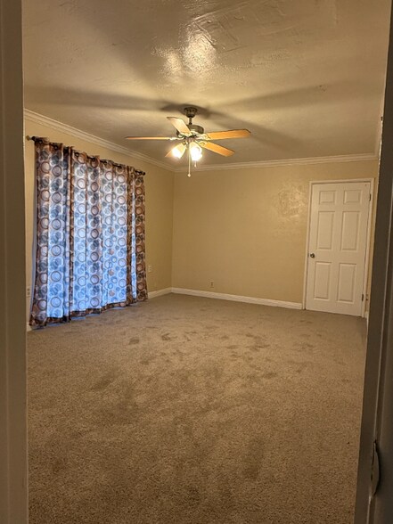 Building Photo - 4869 E Simpson Ave