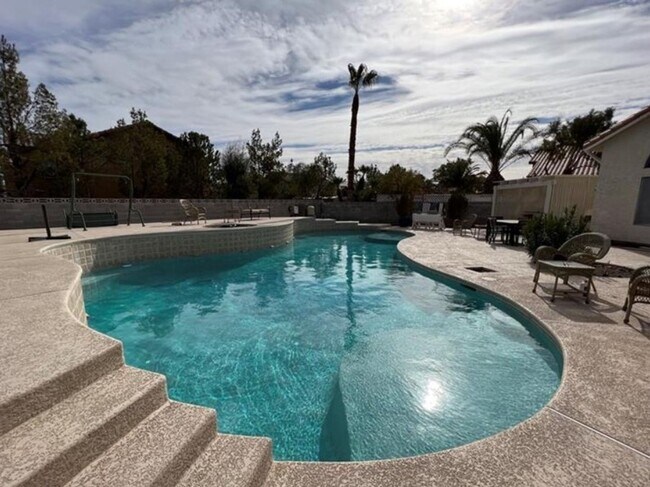 Building Photo - LARGE LOT ON CUL-DE-SAC - NO HOA