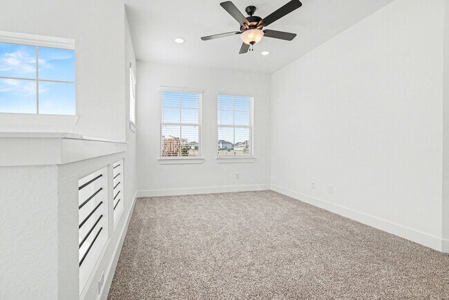 Building Photo - 10846 Day Jassamine Wy