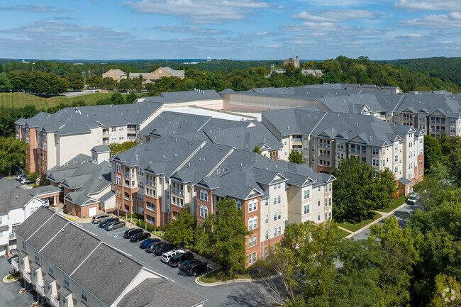 Building Photo - High View at Hunt Valley