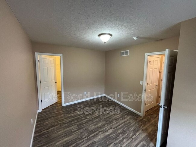 Building Photo - 2516 Resor Rd