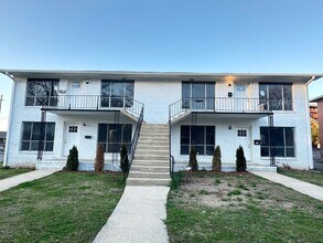 Building Photo - Brick Quadplex 2/1 in East Lake