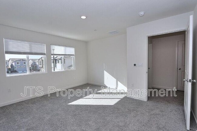 Building Photo - 2104 Shady Tree Cir