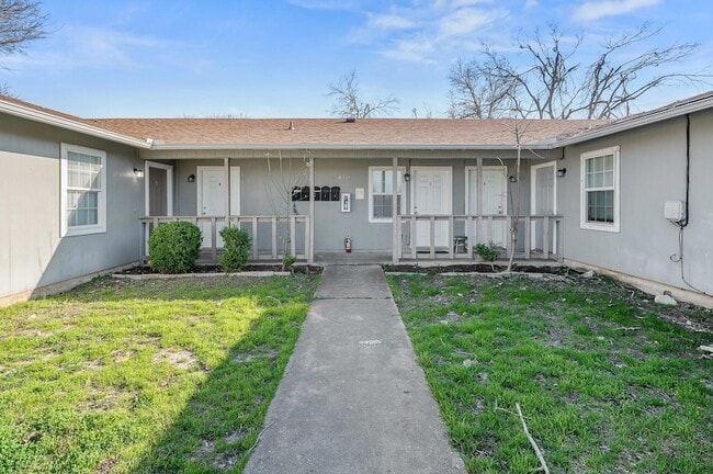 Building Photo - 410 Old Thorndale Rd