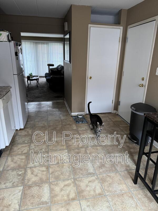 Building Photo - 713 W Church St