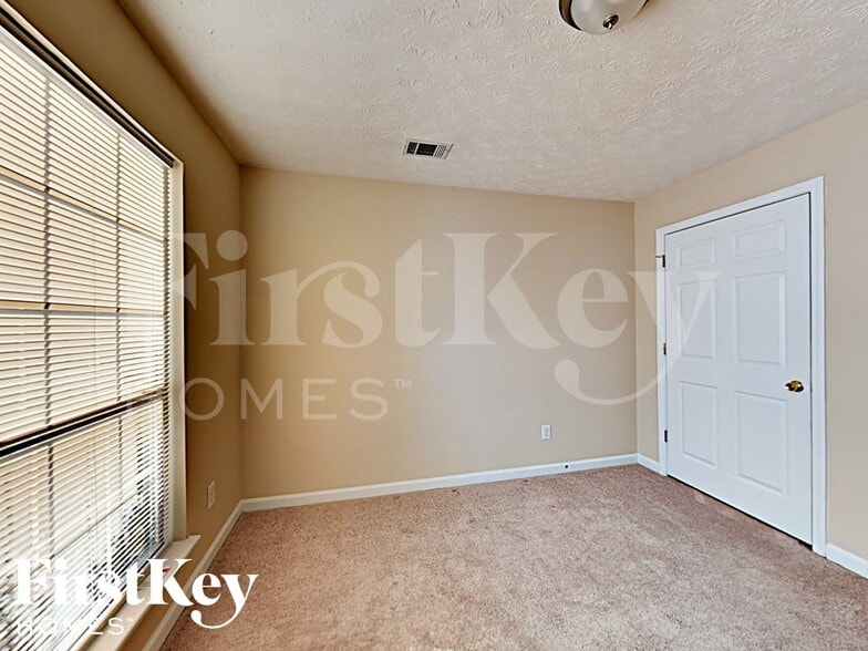 Building Photo - 85 Harvard Dr