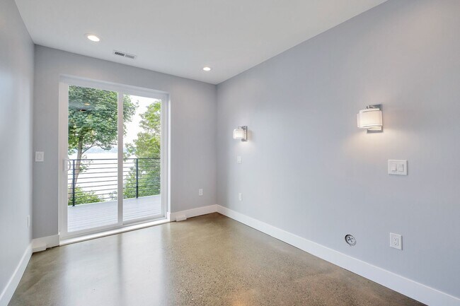 Building Photo - New View Three Tree Point