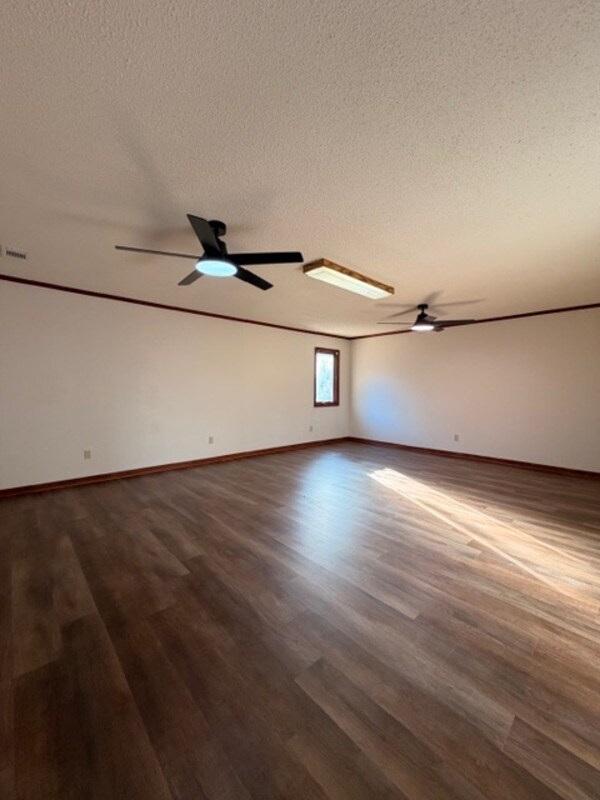 Building Photo - 250 Running Deer Rd