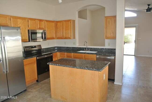 Building Photo - 6814 W Louise Dr