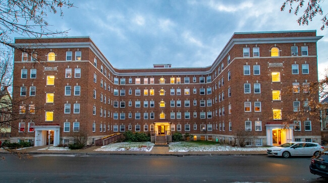 Building Photo - 6 1st St