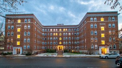 Building Photo - Colonial- VT
