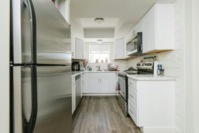 Building Photo - 613 N 1100 West St