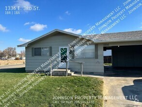 Building Photo - Central Meridian 1 bedroom duplex with lar...