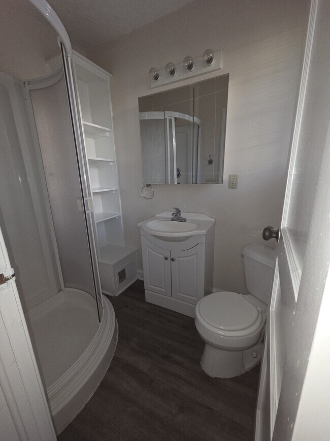 Building Photo - 1006 Holden St