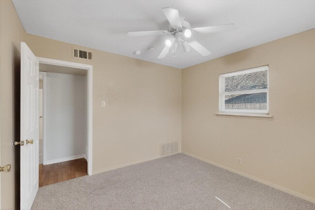 Building Photo - Charming 3-Bed Near TCU