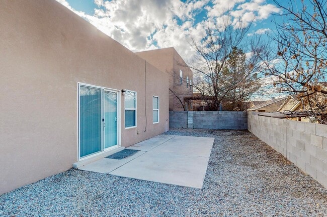 Building Photo - 5419 Saturnia Rd NW