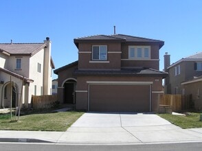 Building Photo - Brentwood Community- Centrally Located- 3 ...