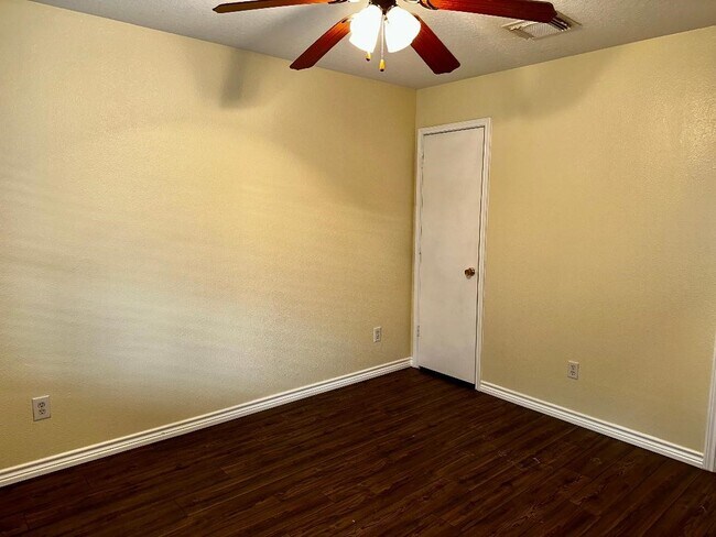 Building Photo - 1375 Hitchin Ln