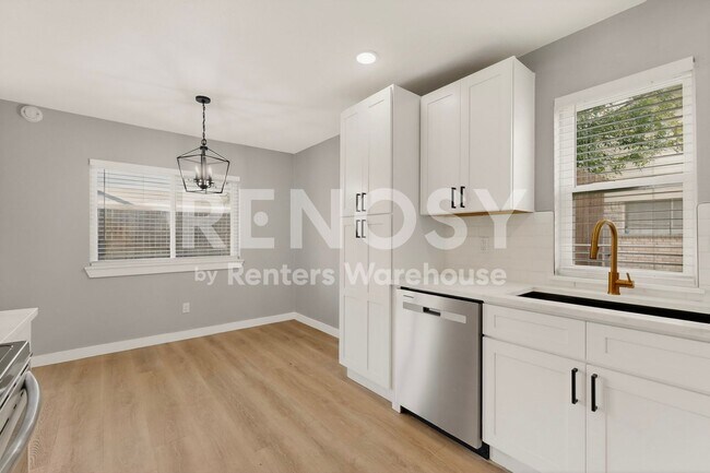 Building Photo - 507 S Spring Creek Dr