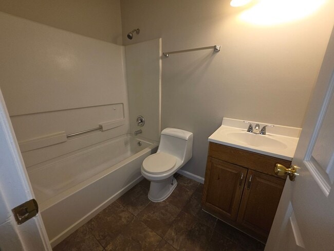 Building Photo - 323 Kentucky Dr
