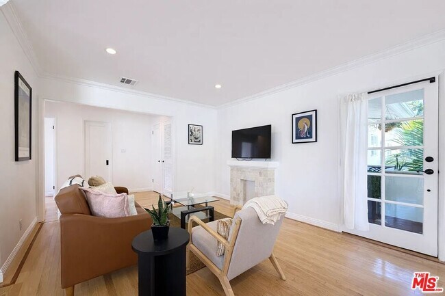 Building Photo - 1033 20th St