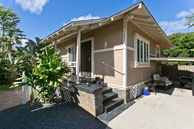 Building Photo - 3609 Leahi Ave