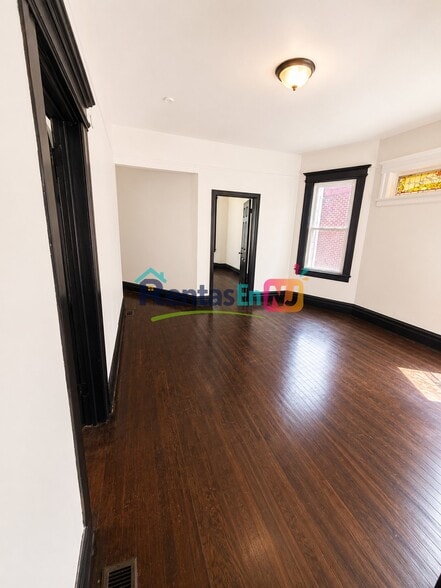 Building Photo - 43 Treacy Ave