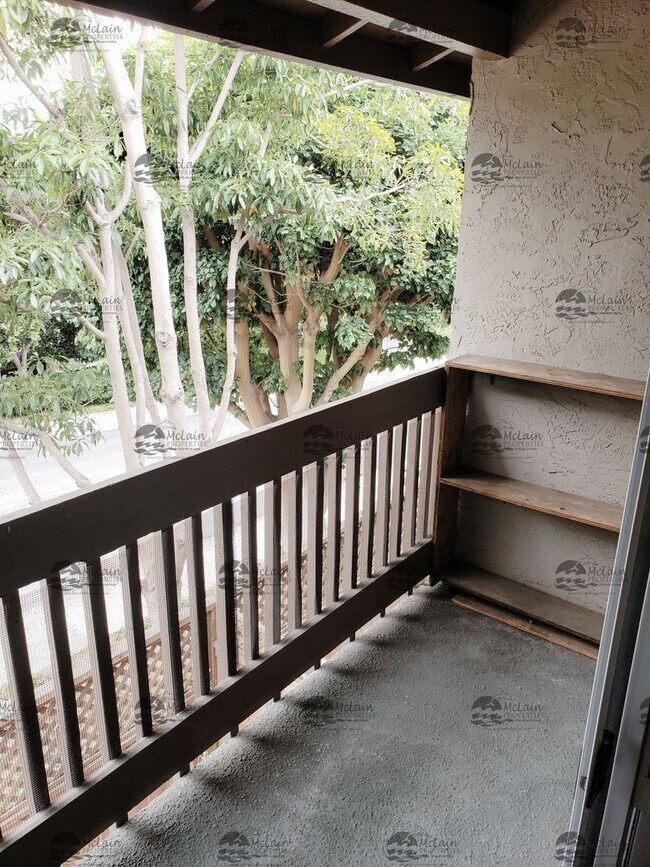 Building Photo - 1 Bedroom Just Minutes to Beach in Oceanside West of the 5!