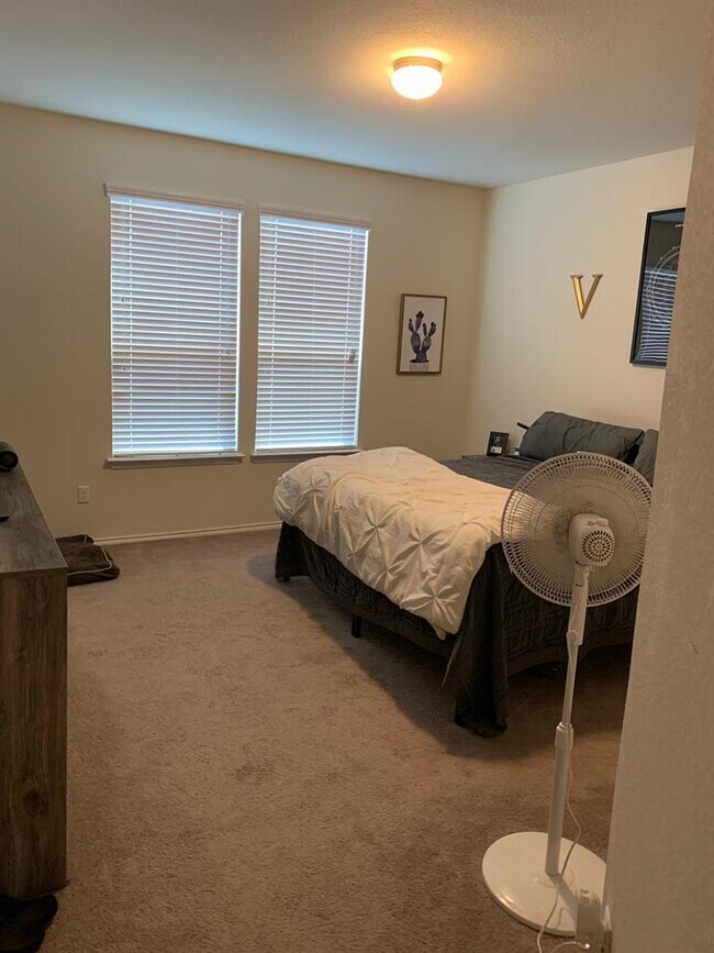 Building Photo - 605 Coffee Berry Dr