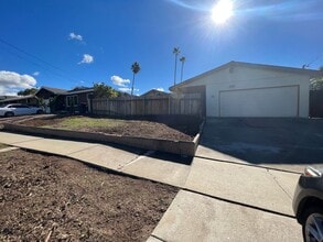 Building Photo - Large Home in Well Established Chula Vista Neighborhood