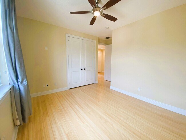 Building Photo - 50 Via Poinciana Ln