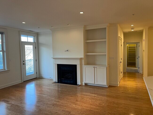 Building Photo - 39 Taylor Dr