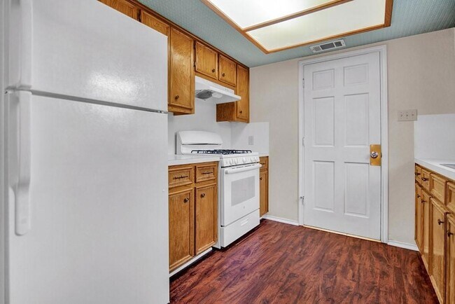 Building Photo - 1101 Cresswell Dr