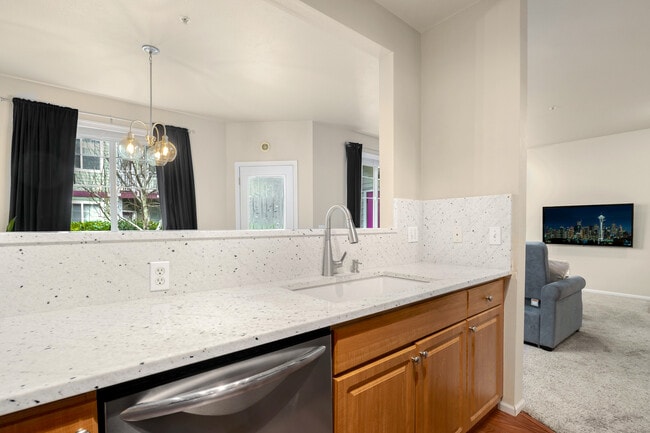 Building Photo - 13000 Admiralty Way