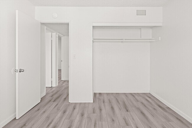 Building Photo - 6685 Sabado Tarde Rd