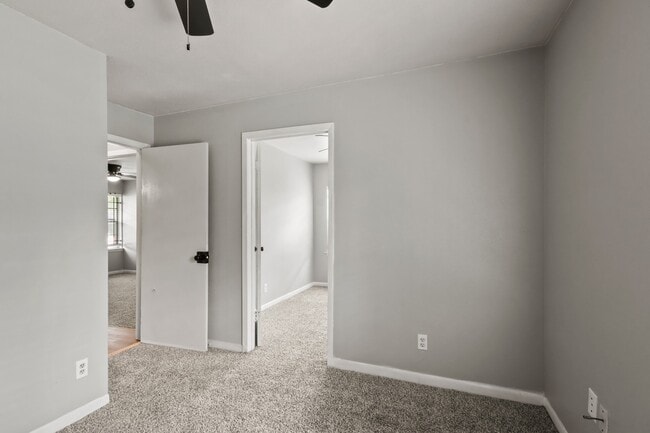 Building Photo - 7306 Parker Rd