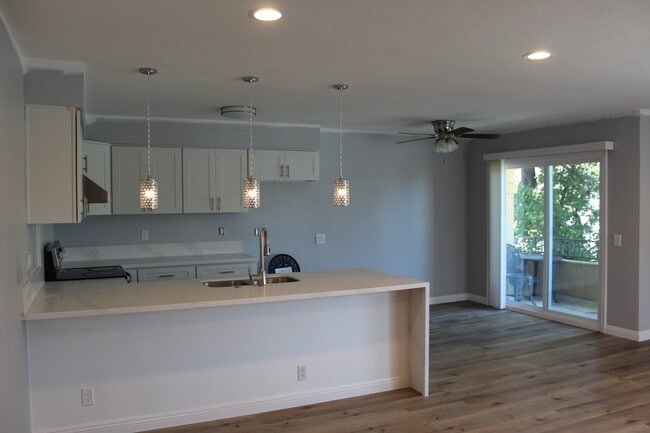Building Photo - 2429 Ocean Ave