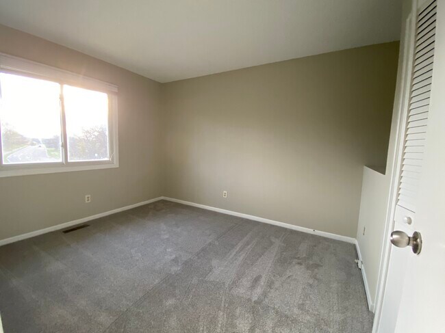 Building Photo - 2497 Copper Cliff Trail