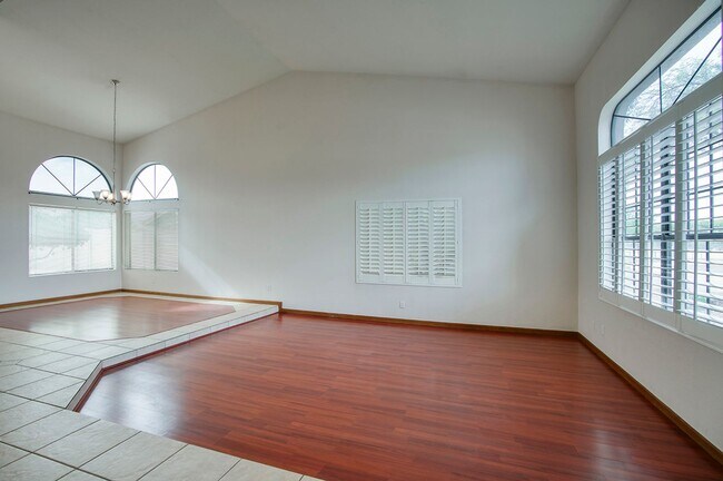 Building Photo - Spacious Tempe 4 bedroom